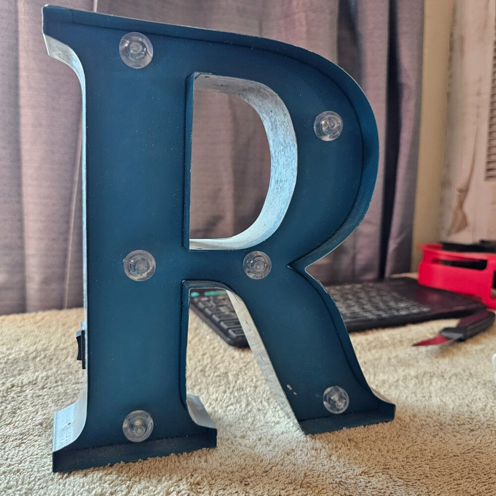 The letter R - Picture 2 of 6
